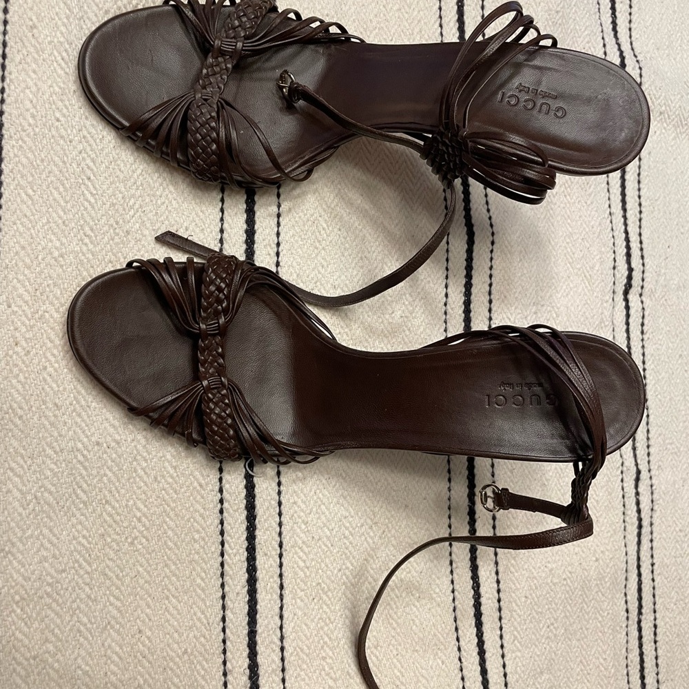 Gucci Brown Heeled Shoes with Elegant Design